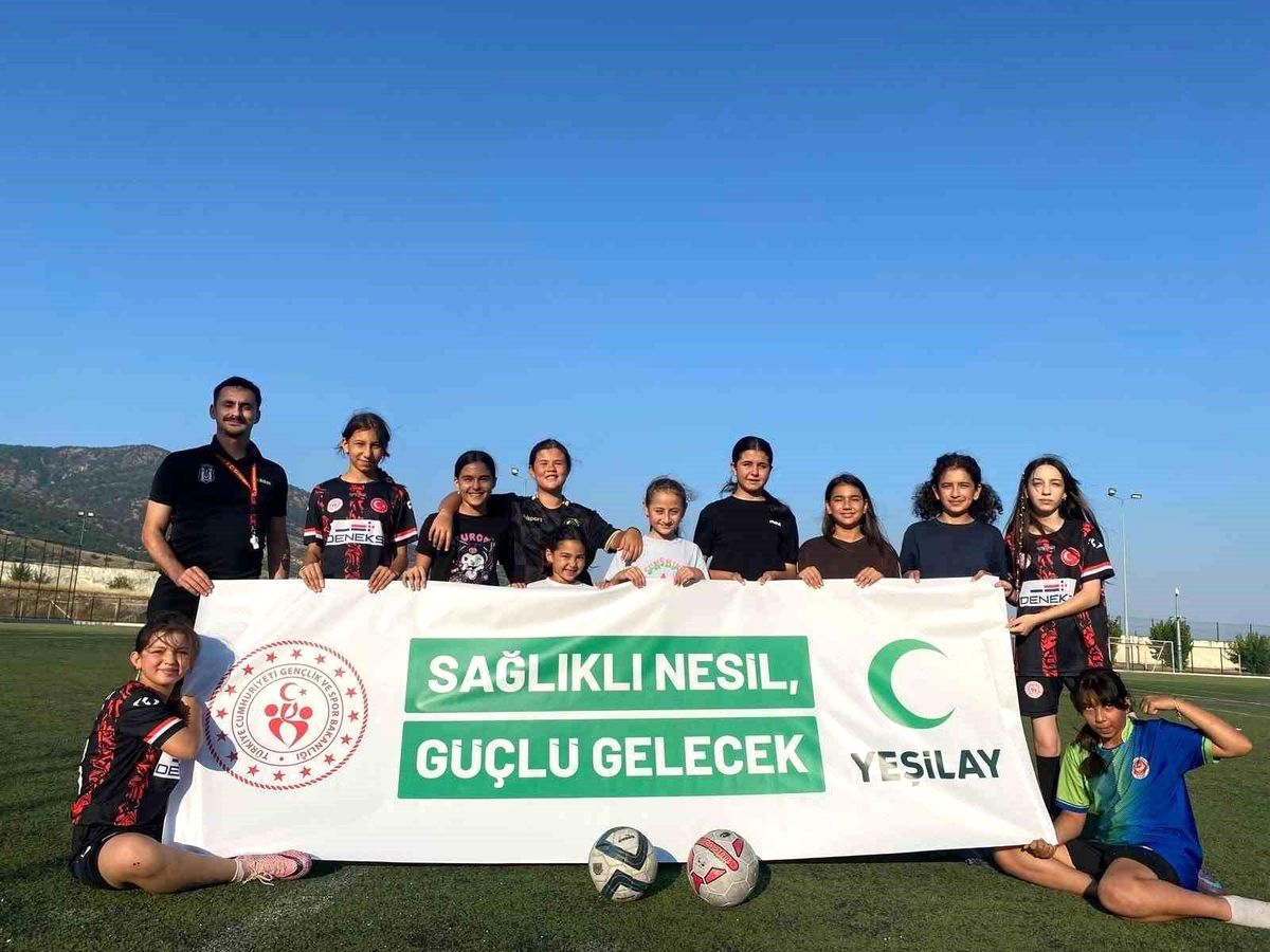Buharkent'te uyuşturucuyla mücadeleye futbol desteği