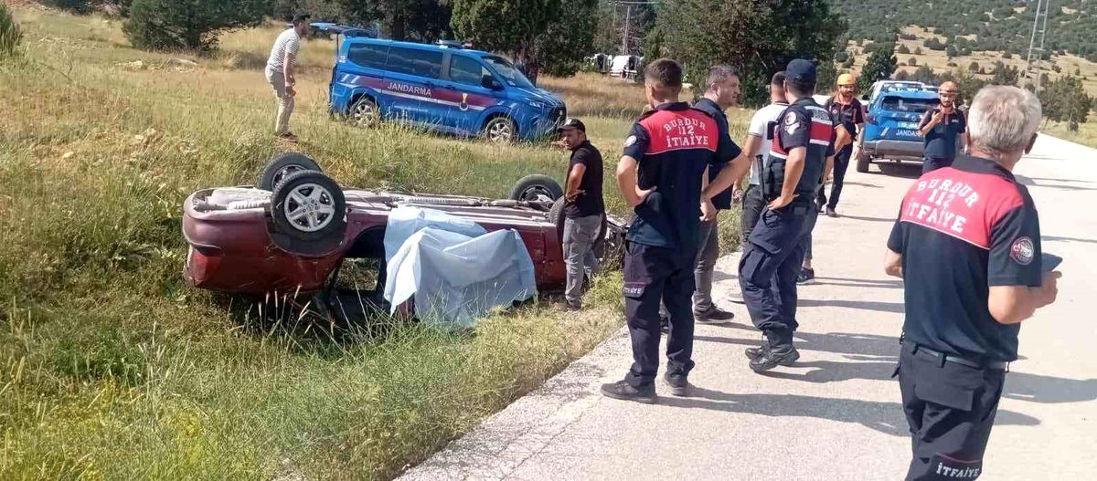Burdur'da otomobil şarampole devrildi: 1 ölü, 1 yaralı