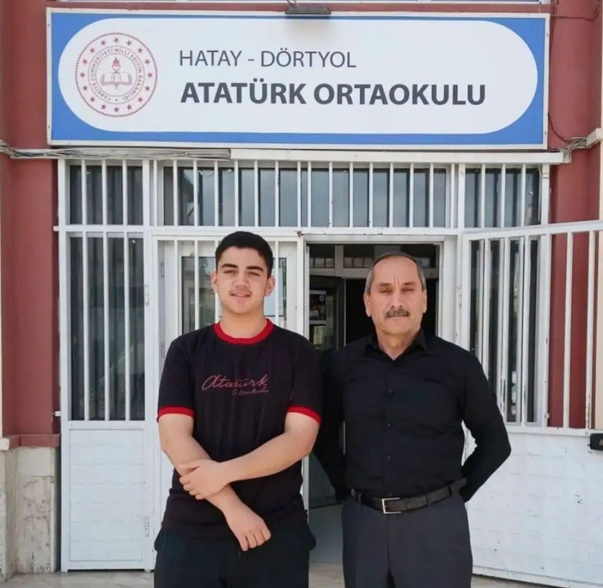 Dörtyol'da LGS'de 500 tam puan alan Atatürk Ortaokulu öğrencisi Halil İbrahim Er'in başarısı.