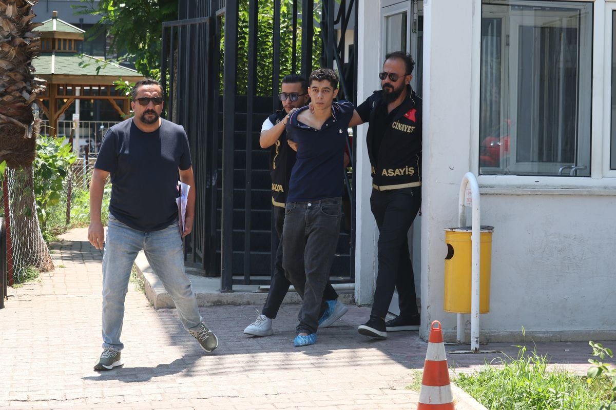 'İçlerine şeytan girdi' deyip, iki ablasını öldürmeye kalkıştı