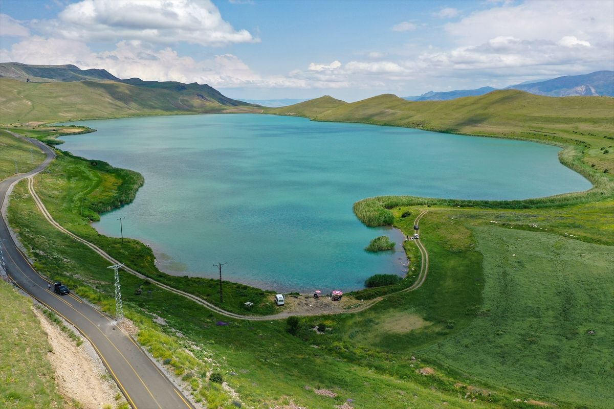 Kars'taki Deniz Gölü eşsiz doğasıyla ziyaretçilerini bekliyor