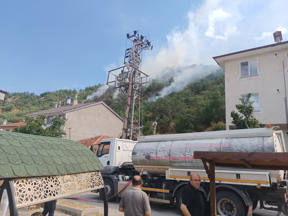 Kastamonu'da çıkan orman yangınına müdahale ediliyor