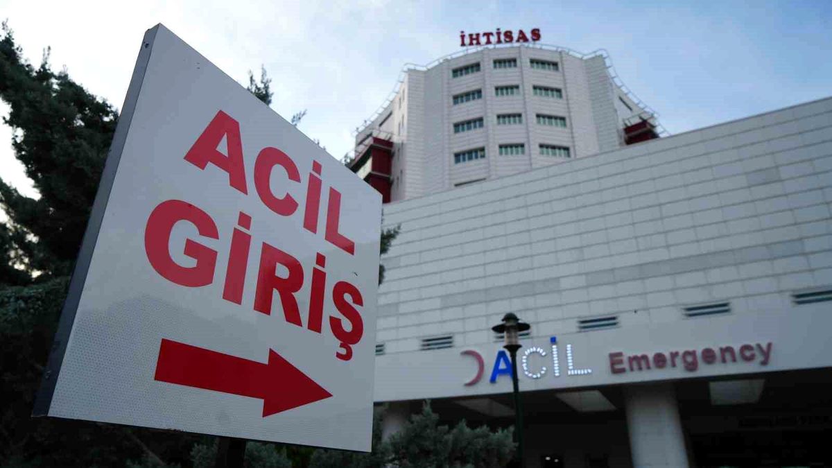 Kırıkkale'nin Karakeçili ilçesinde meydana gelen trafik kazası sonrası olay yeri.