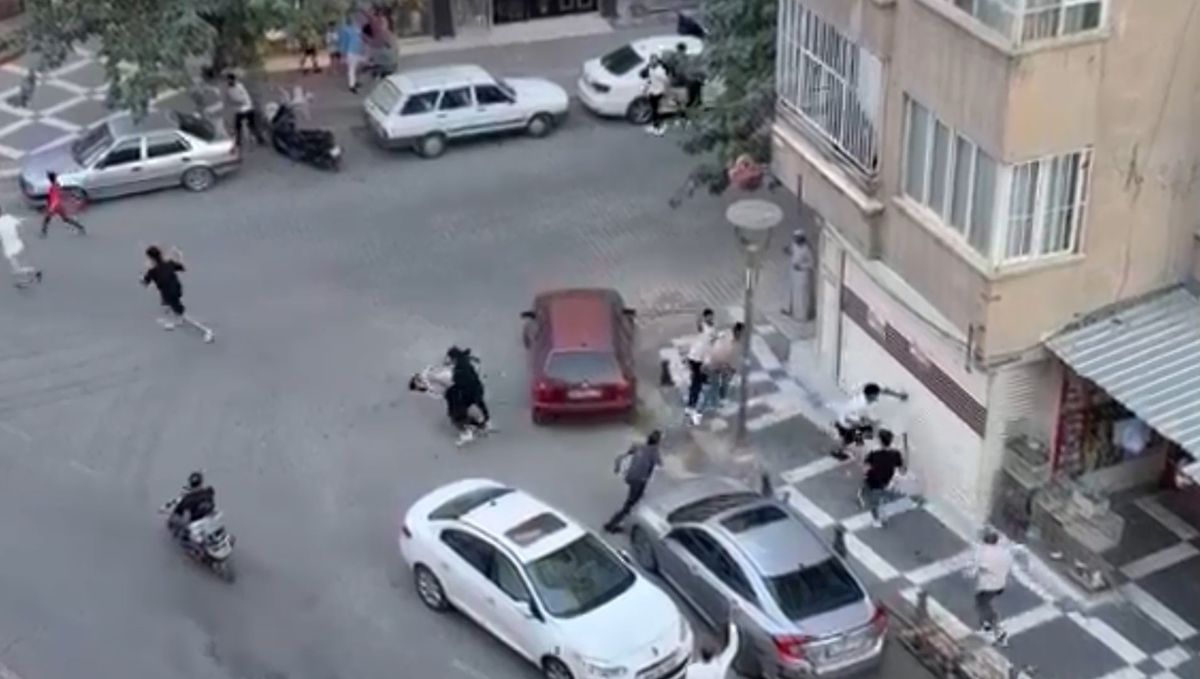 Şanlıurfa'da iki grup arasındaki kavga kamerada; 6 yaralı