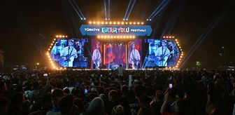 Şarkıcı Buray, Van Kültür Yolu Festivali'nde konser verdi
