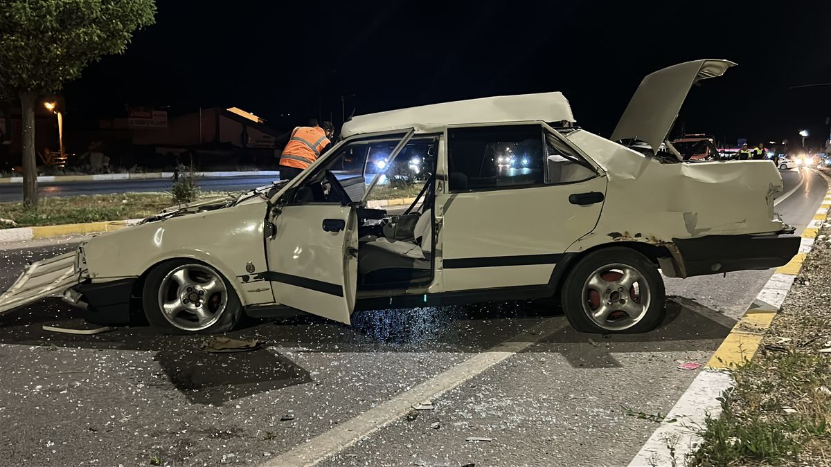 Sürücüsünün Kontrolünü Kaybeden Otomobil Takla Attı: 3 Yaralı