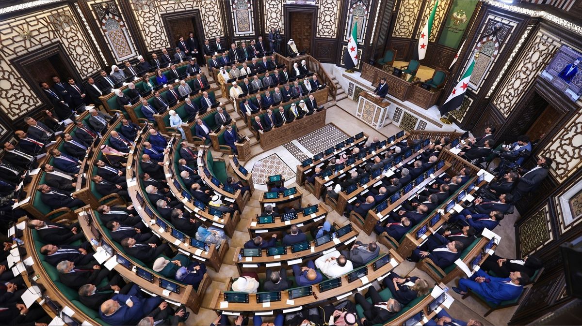 Suriye'de Esed rejiminin devrilmesinin ardından ilk Halk Meclisi oturumu yapıldı