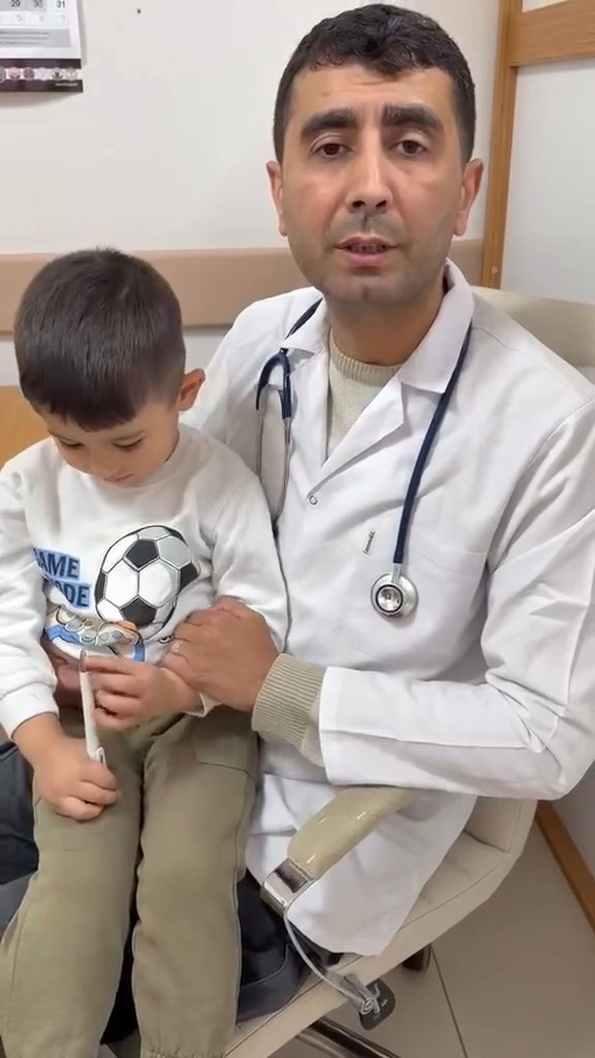 DMD hastası çocukları için 2,9 milyon dolarlık kampanya başlatan doktor baba: Meslektaşlarımdan destek bekliyorum