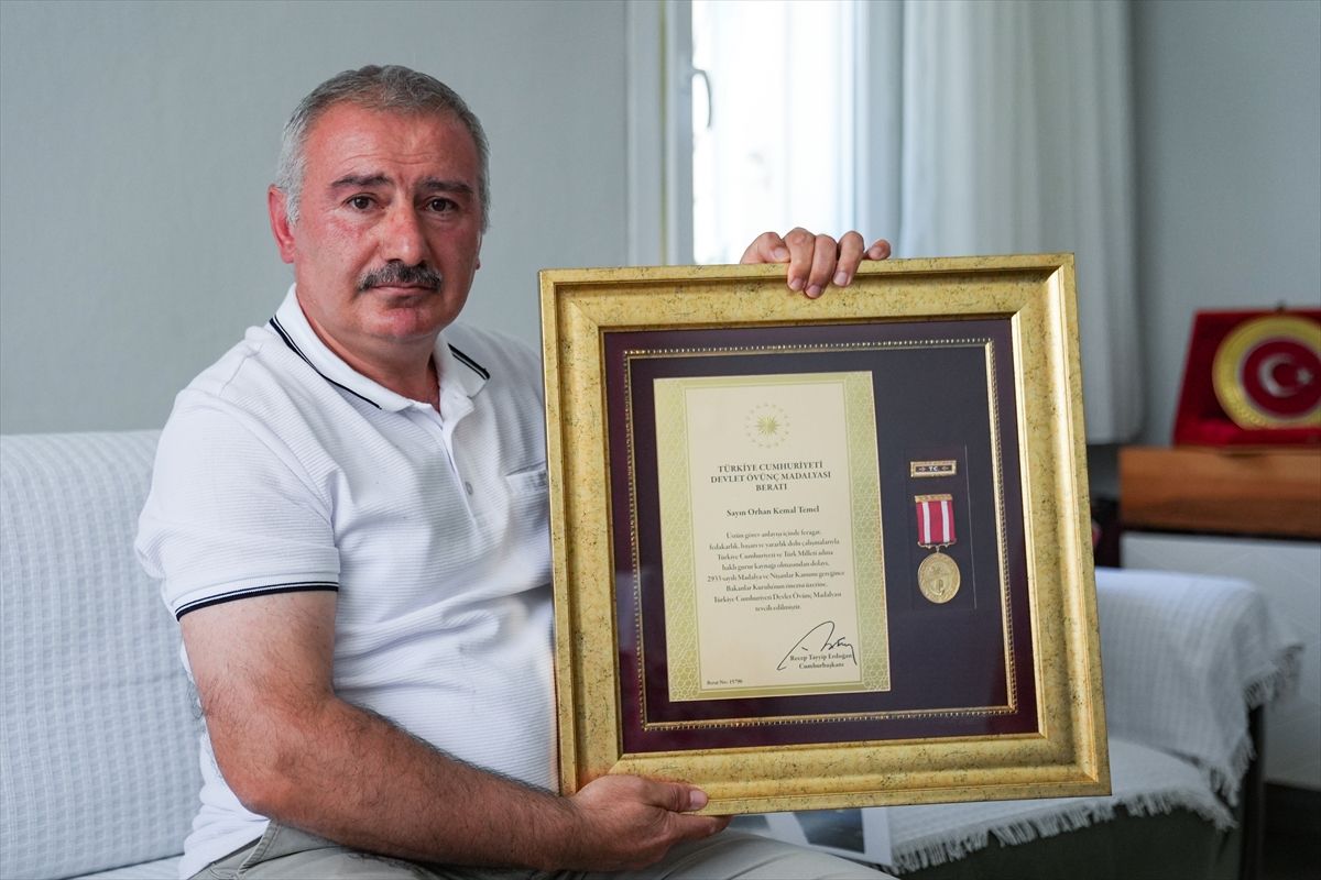 FETÖ'nün darbe girişiminde Sakarya Valiliği'ni işgal girişimine karşı direnen gazi Orhan Kemal Temel o anları anlattı