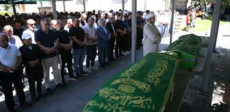 Afyonkarahisar'daki trafik kazasında ölen anne ve bebeği Kayseri'de toprağa verildi