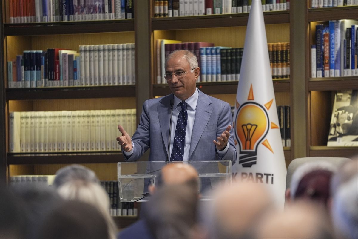 AK Parti'den Şair Erdem Bayazıt'a Vefa Programı