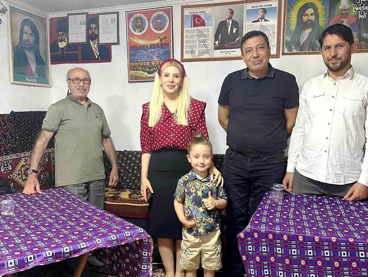 Altıntaş Kaymakamı Yıldırım, Zafertepe Çalköy'deki aşure programına katıldı