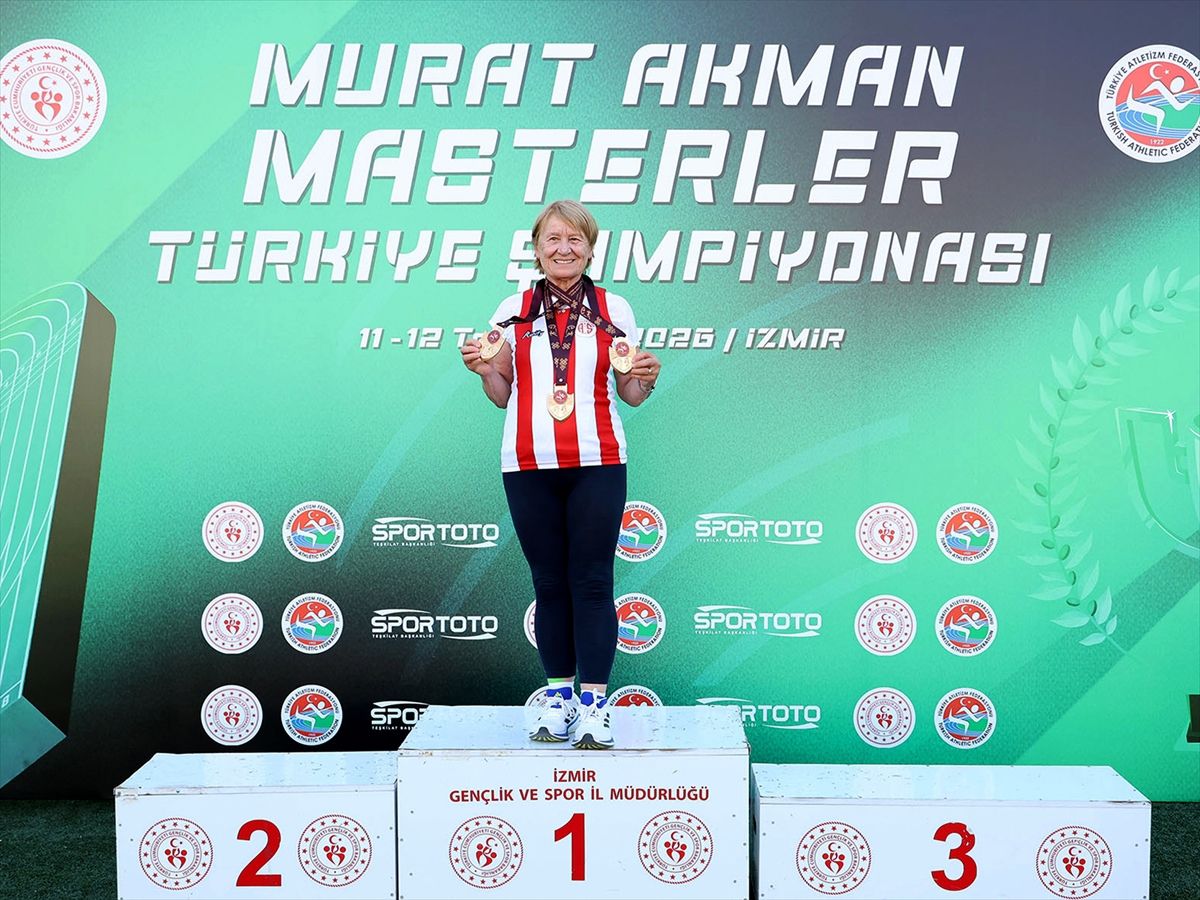 Antalyasporlu master atlet Çiçek Solon Şensoy, Türkiye Şampiyonası'nda 3 altın madalya kazandı
