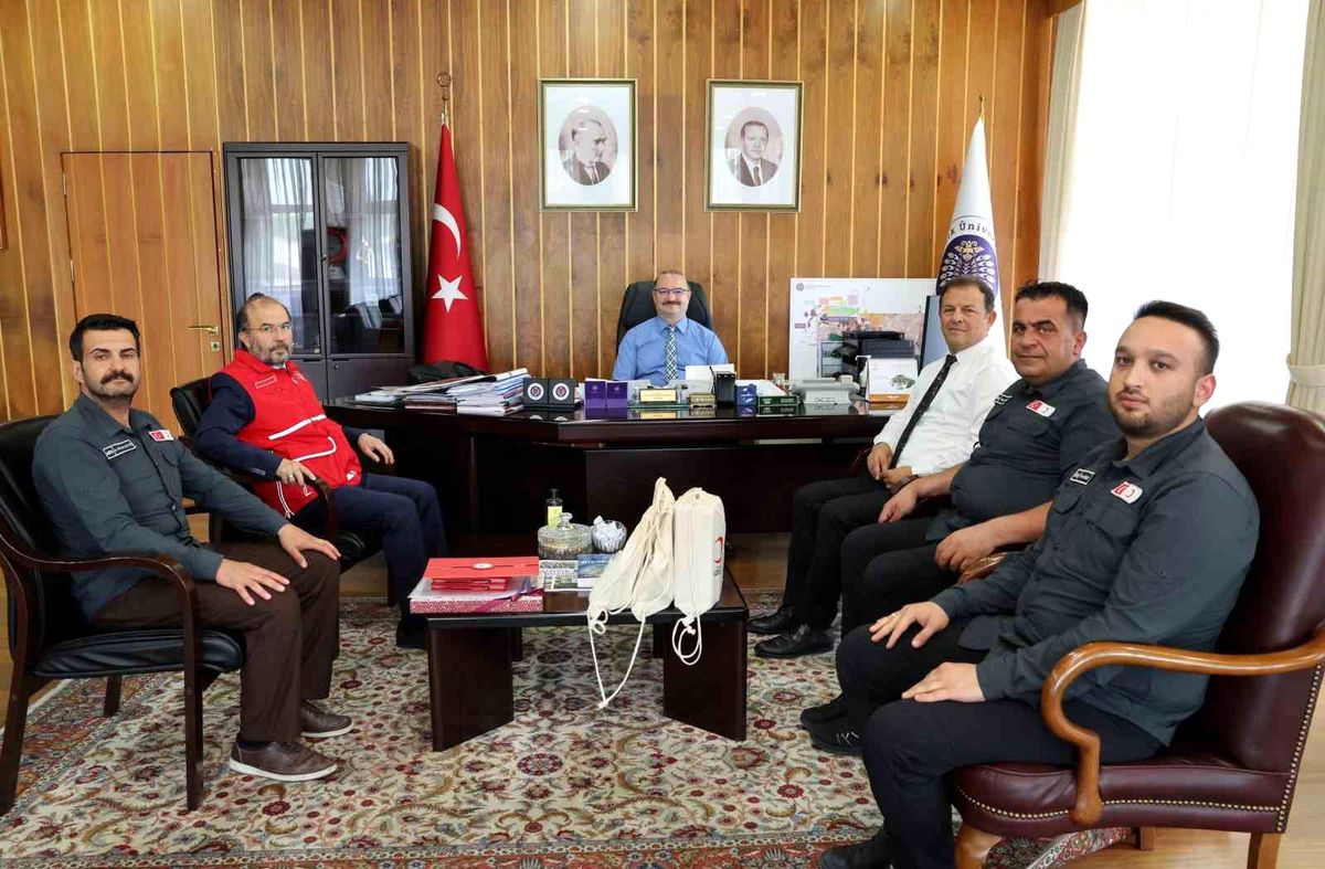 Atatürk Üniversitesi ile Türk Kızılay arasında beslenme hizmetlerinde kalite ve akreditasyon iş birliği