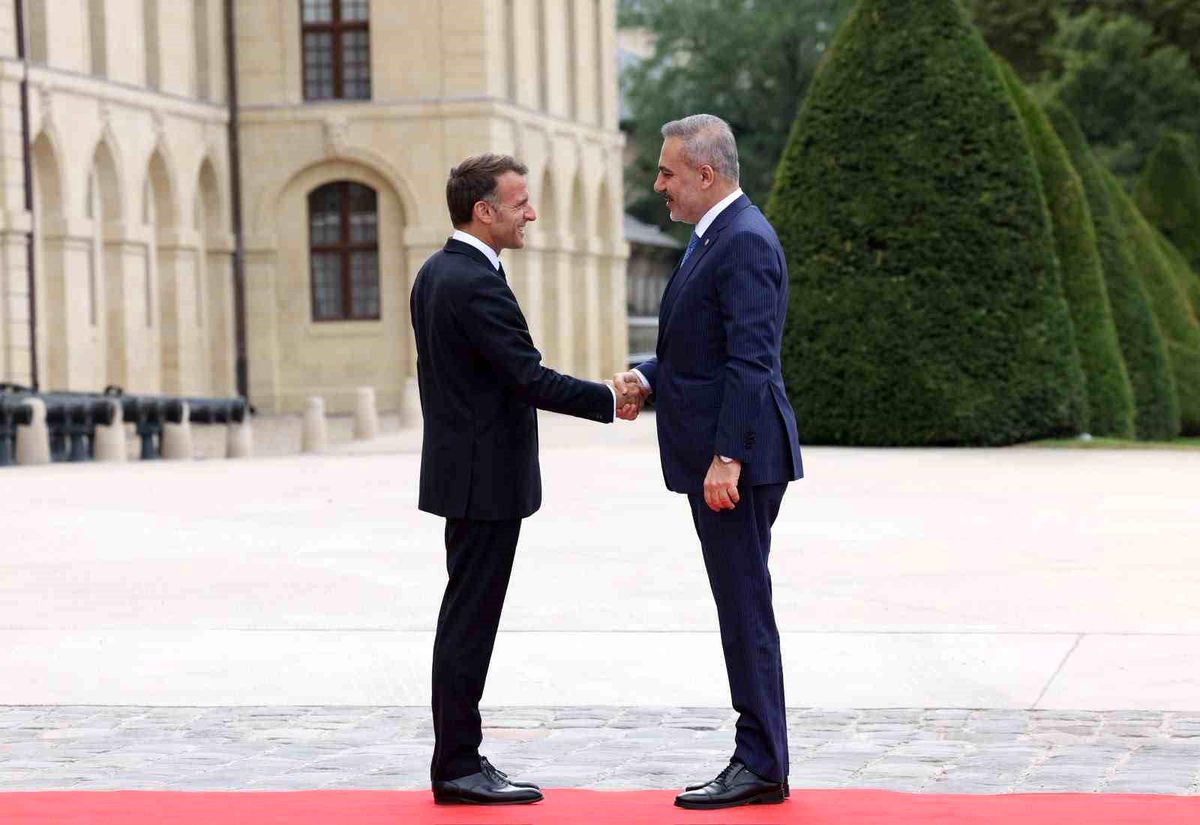 Fidan, Paris'te Ukrayna Zirvesi'ne Katıldı