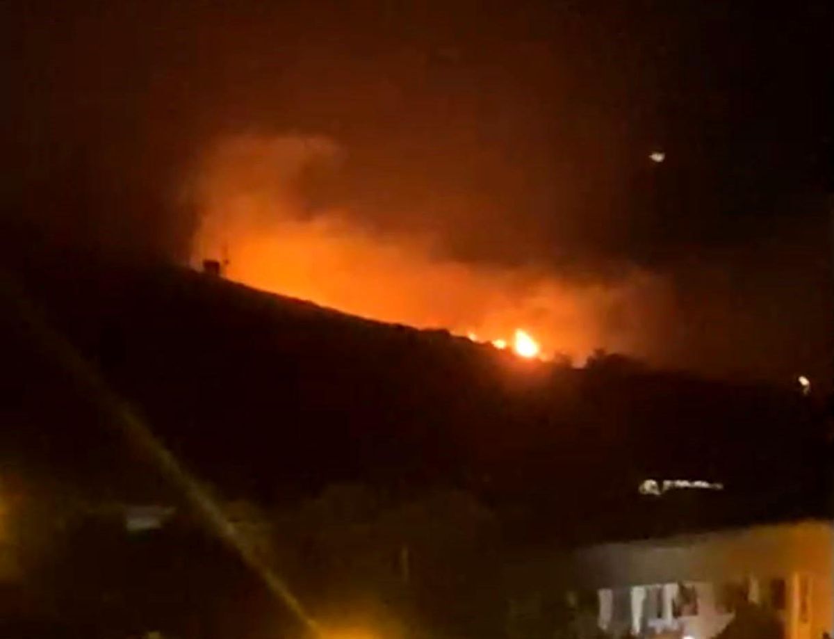 Erdek'te yüksek gerilim hattına yıldırım düşmesi sonucu yangın çıktı