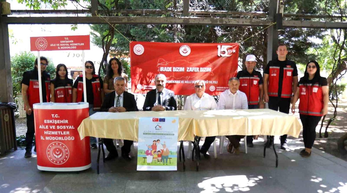 Eskişehir'de '15 Temmuz Resim ve Fotoğraf Sergisi' kapılarını açtı