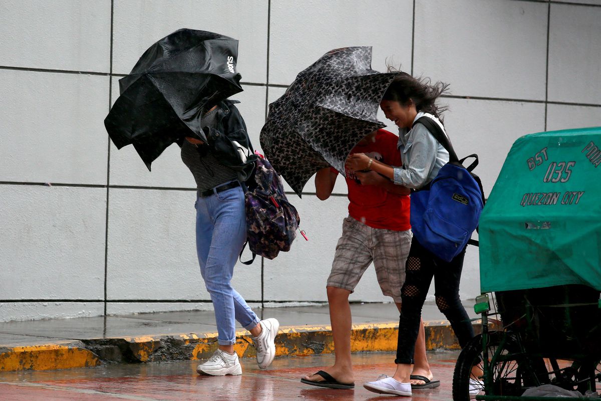 Filipinler'de tayfun sonrası oluşan sel ve hasar görüntüsü.