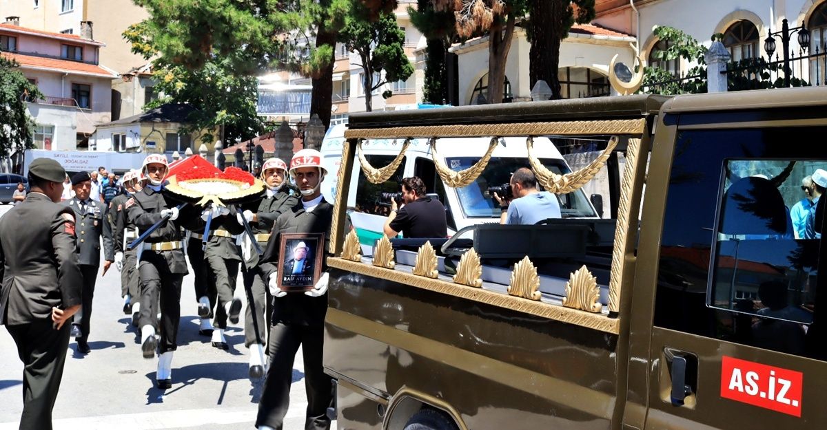 Gelibolu'da vefat eden Kore gazisi Raif Aydın son yolculuğuna uğurlandı