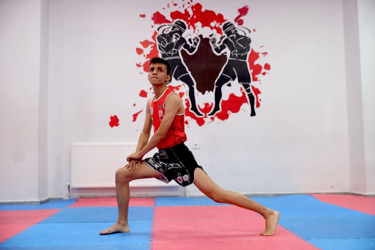 Hakkarili muaythai sporcusu Erdem Kaçar, gözünü dünya şampiyonluğuna dikti