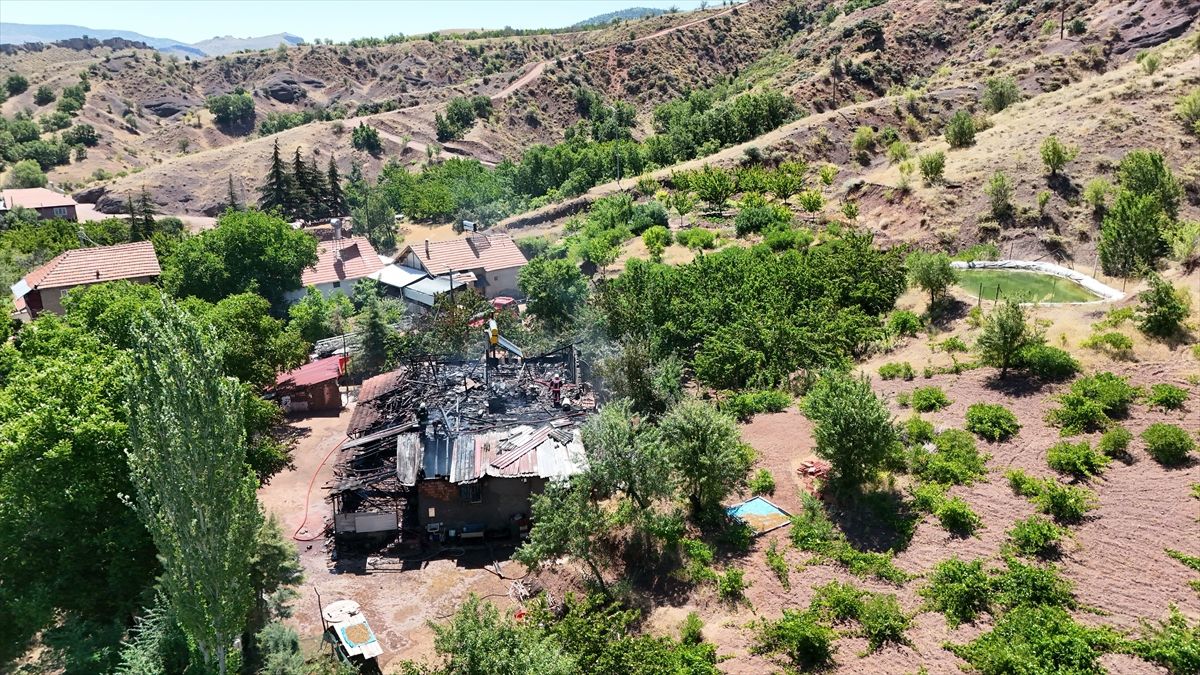 Hekimhan'da çıkan yangında bir ev zarar gördü
