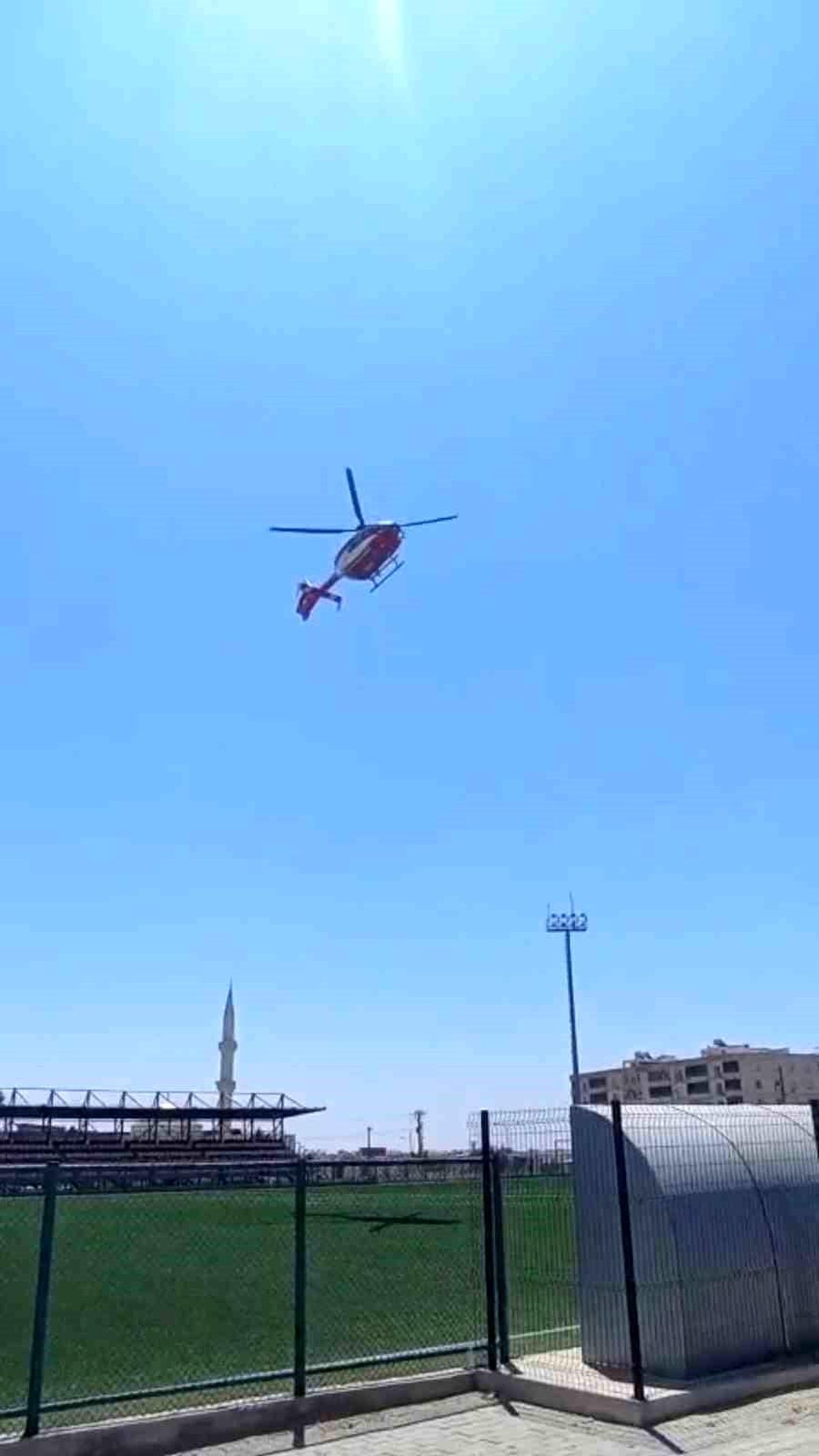 Hipotermi tedavisi gören bebek, ambulans helikopterle Diyarbakır'a sevk edildi