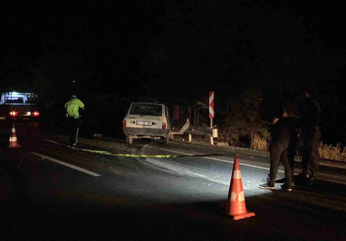 Kastamonu'da otomobil traktörle çarpıştı: 1 ölü, 1 yaralı