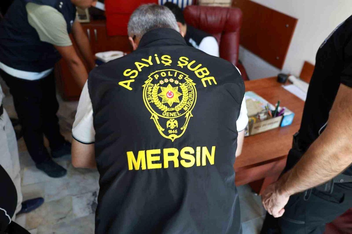 Mersin'de konaklama tesisleri denetlendi, aranan 3 şüpheli yakalandı