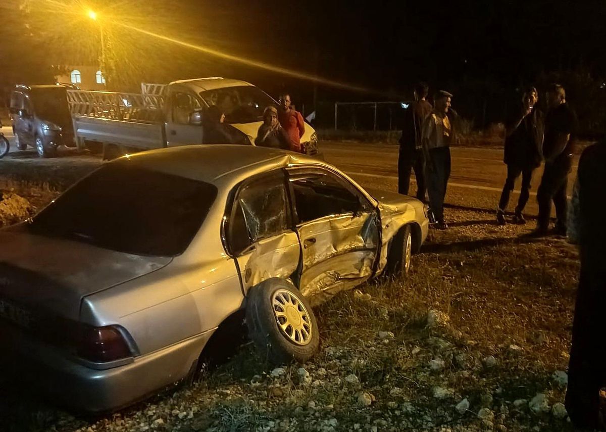 Otomobil ile kamyonet çarpıştı: 2 yaralı