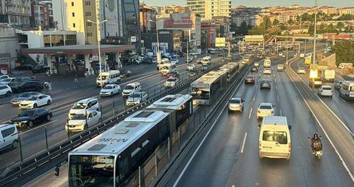 15 TEMMUZ METROBÜS DÜZENLEMESİ: Hangi metrobüs durakları kapalı olacak, ne zaman açılacak?