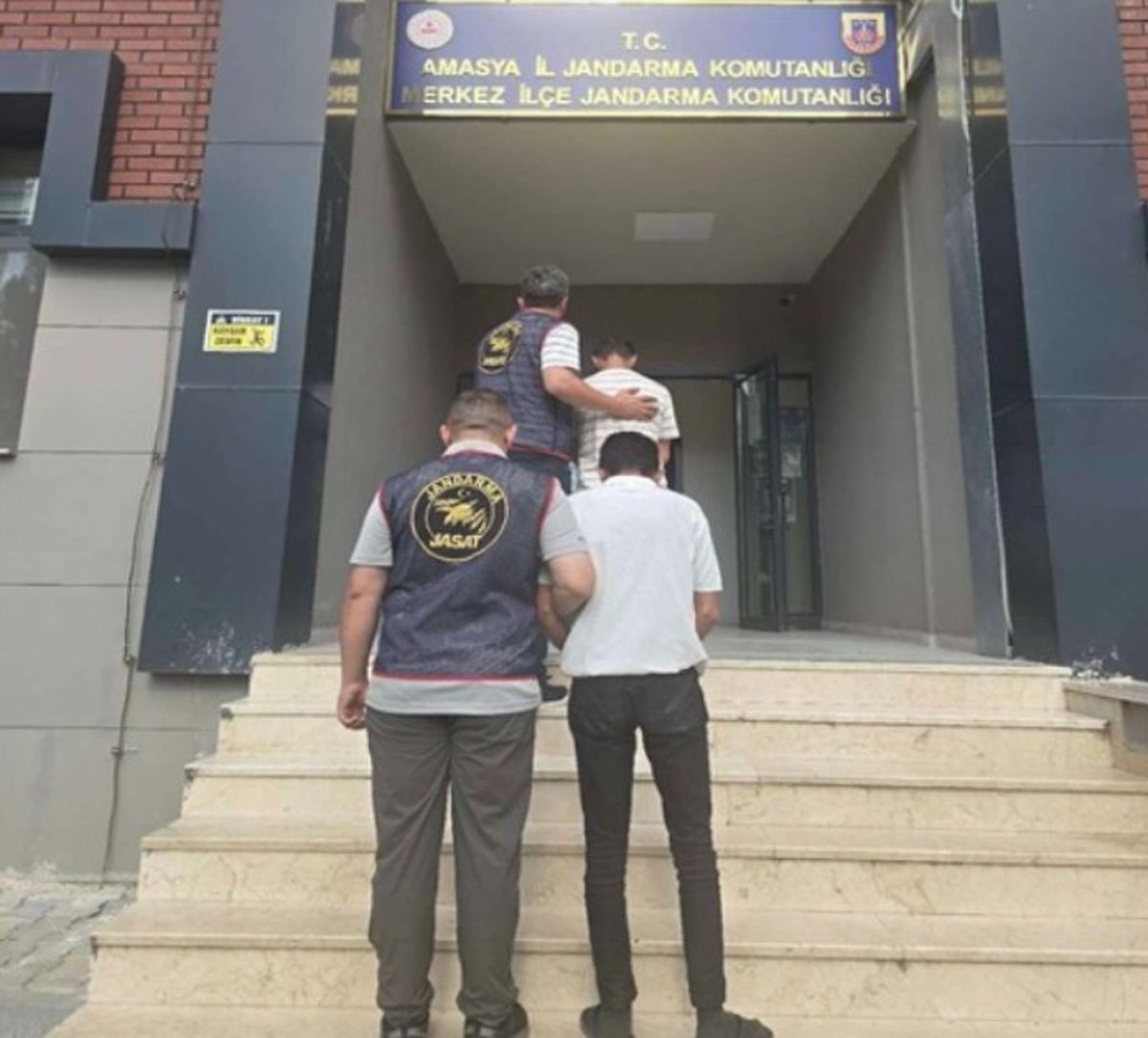 'Adınız cinayete karıştı' yalanıyla 2 milyon TL dolandırdılar