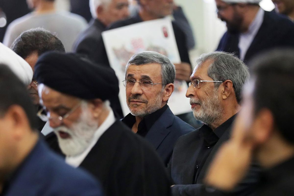 İran eski Cumhurbaşkanı Ahmedinejad, Hamaney'i anma programında görüntülendi