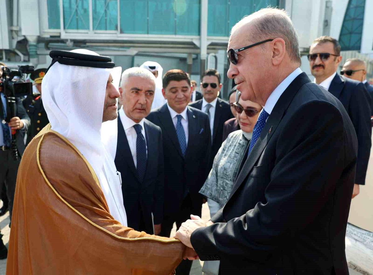 Cumhurbaşkanı Erdoğan, Eski Katar Emiri’nin Vefatı Nedeniyle Taziye İçin Katar’da