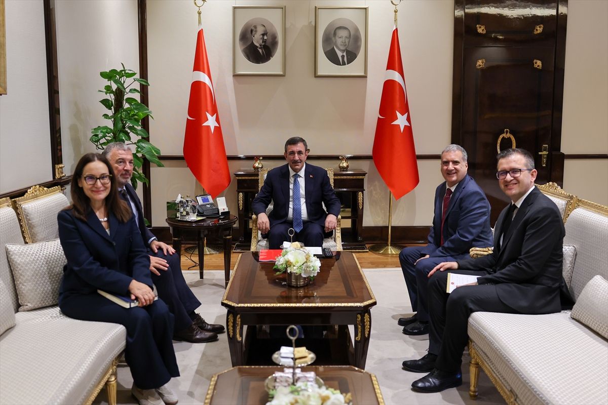Cumhurbaşkanı Yardımcısı Yılmaz, Dünya Bankası Türkiye Ülke Direktörü Carret'i kabul etti