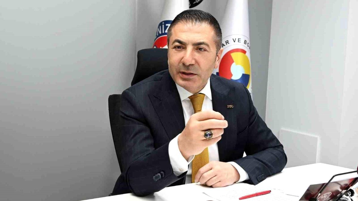 Denizli Ticaret Odası Başkanı Uğur Erdoğan konuşma yaparken