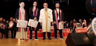 Erciyes Üniversitesi Mühendislik Fakültesinde mezuniyet sevinci