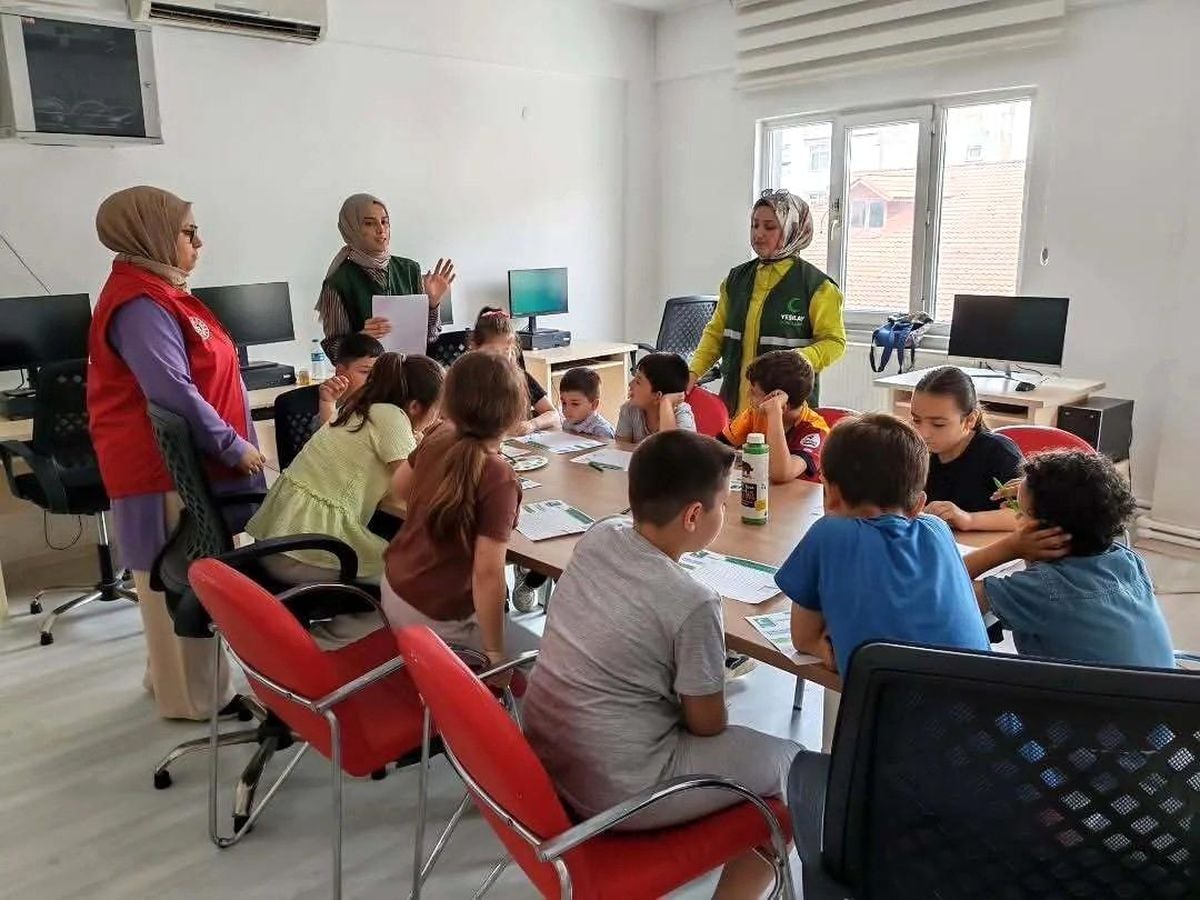 Erfelek'te gençlere 'bağımsızlık ve teknoloji' farkındalığı