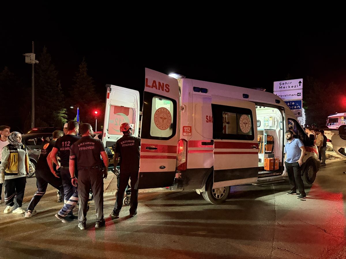 Erzurum'da otomobilin takla attığı kazada biri ağır 3 kişi yaralandı
