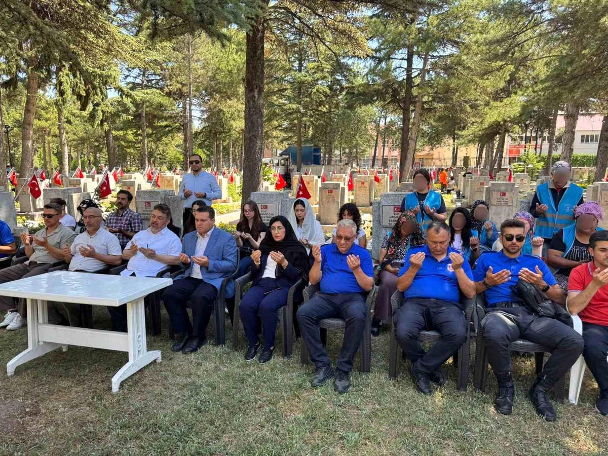 Eskişehir'de 15 Temmuz şehitleri dualarla anıldı