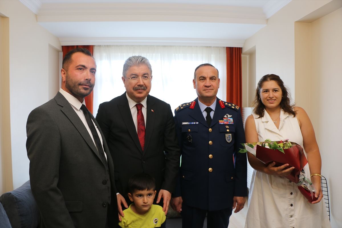 Vali Yılmaz, 15 Temmuz Gazilerini Evlerinde Ziyaret Etti