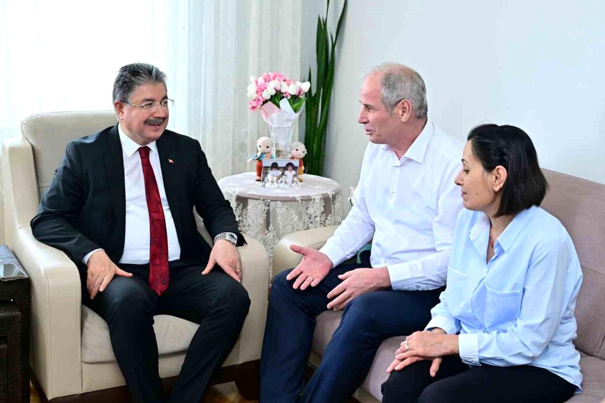 Eskişehir Valisi 15 Temmuz Gazilerini Evlerinde Ziyaret Etti