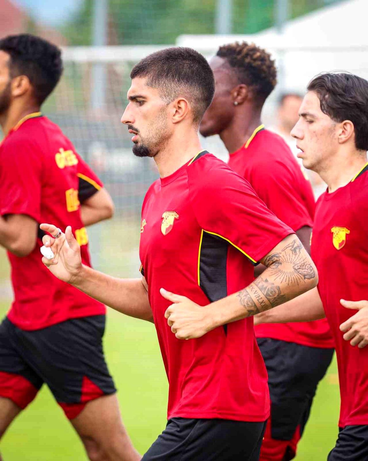 Göztepe futbol takımı oyuncuları Slovenya'da antrenman yapıyor.