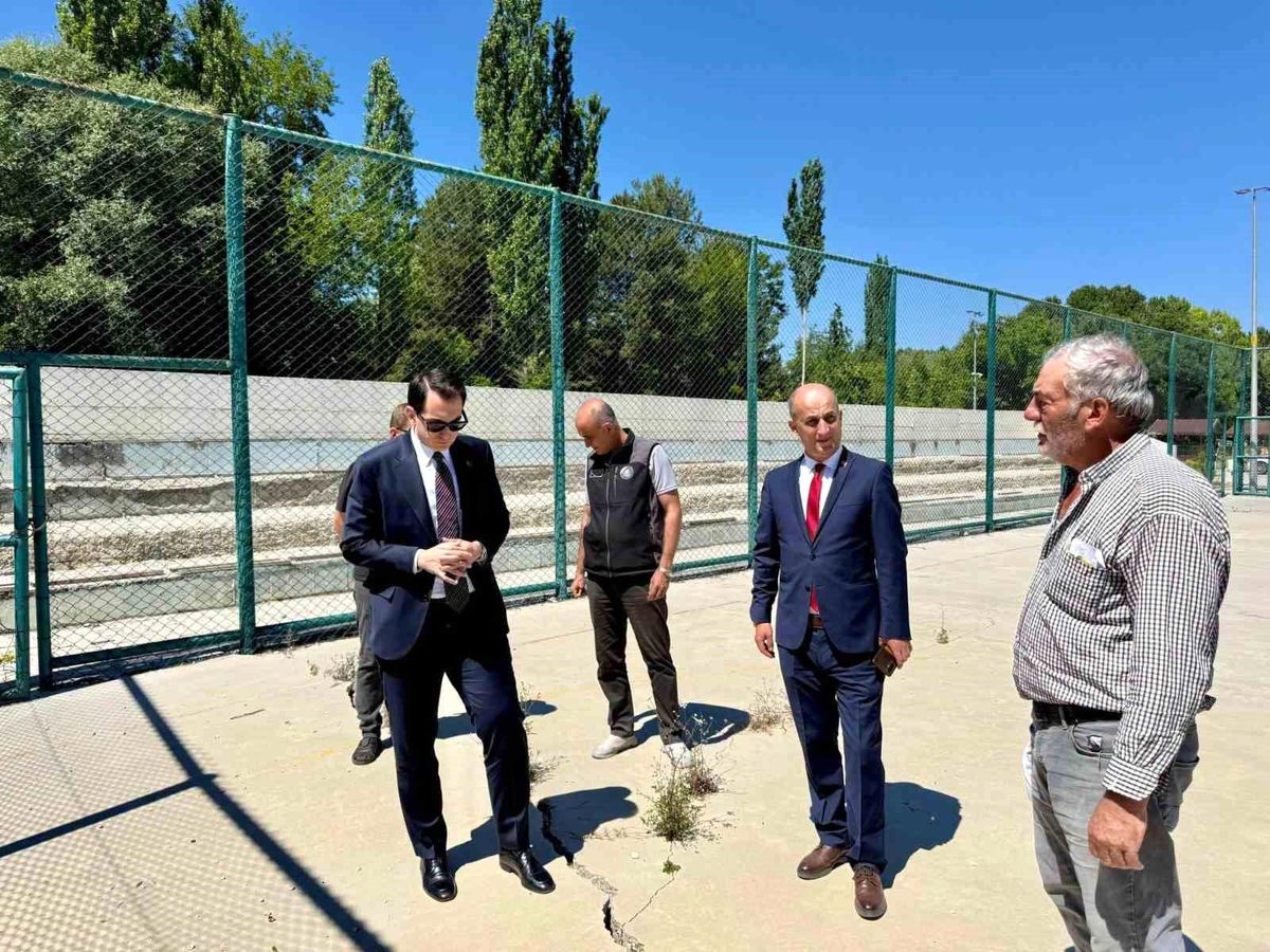 Hisarcık'ta Spor Alanlarına Bakım ve Onarım Çalışmaları Sürüyor