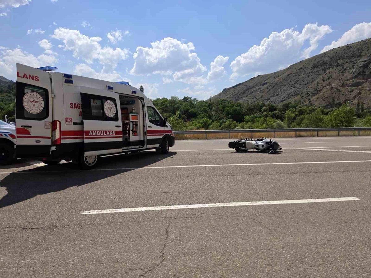 İspir'de motosiklet kazası: 1 Yaralı