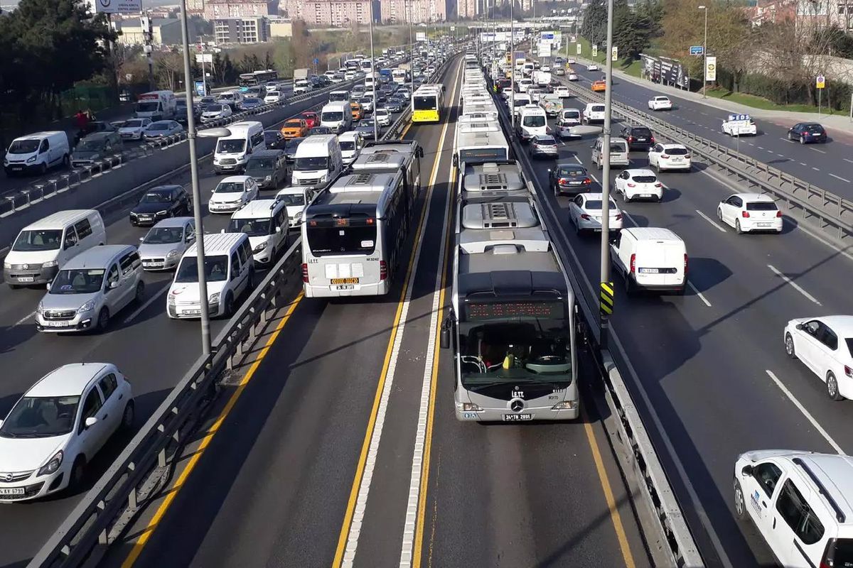 Metrobüs yarın FSM Köprüsü'nü kullanacak