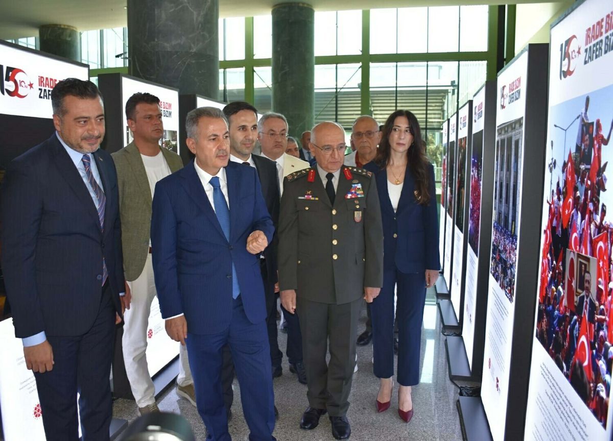 15 Temmuz Hafıza ve Hatıra Sergisi İzmir'de Açıldı
