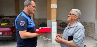 Karabük'te evine Türk bayrağı asılmasını isteyen yaşlı adamın talebi yerine getirildi