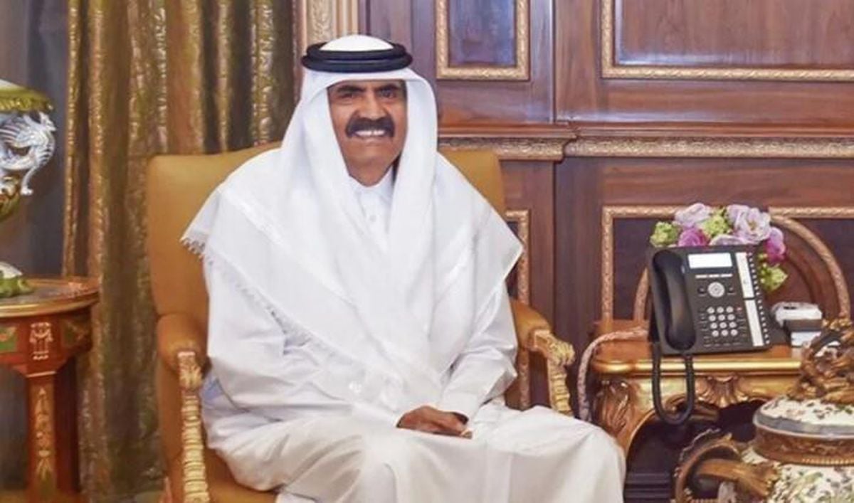Katar'ın eski Emiri Şeyh Hamad bin Halife Al Sani'nin resmi