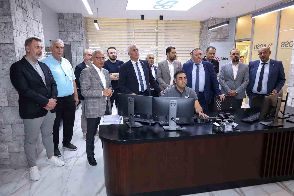 KKTC Ekonomi ve Enerji Bakanı Olgun Amcaoğlu, Adana Hacı Sabancı Organize Sanayi Bölgesi'ni ziyaret ediyor.