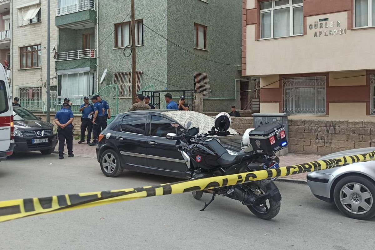 Konya'da aile katliamı! Tartıştığı üvey annesi ve kız kardeşini boğazlarını keserek öldürdü